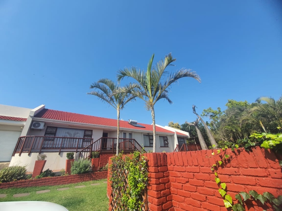To Let 5 Bedroom Property for Rent in Beacon Bay Eastern Cape